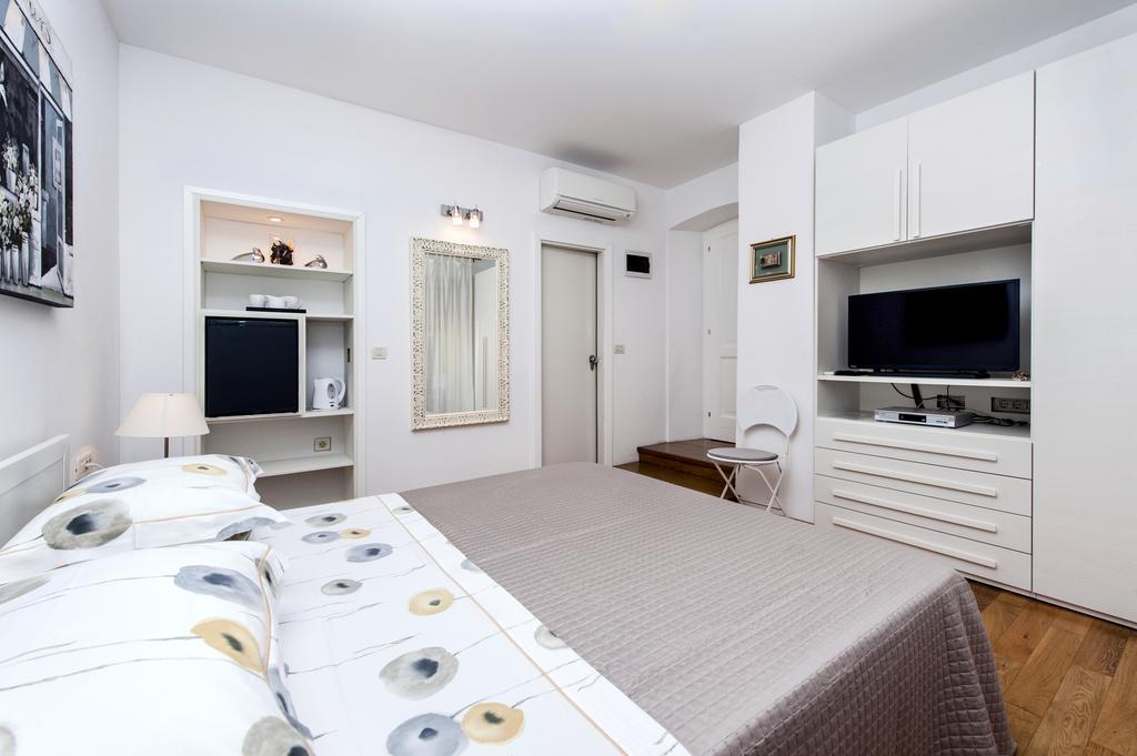 Corte Dei Merli Suite & Room Rovinj Habitación foto